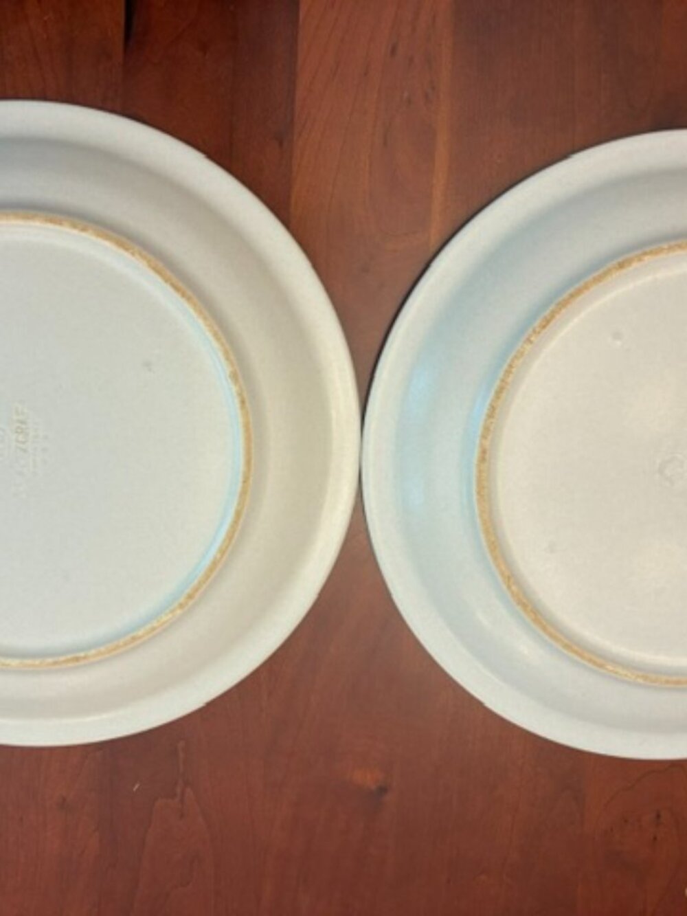 Set of 2 Vintage Pfaltzgraff Yorktowne 10" Dinner Plates Stoneware Made in USA - Picture 3 of 5